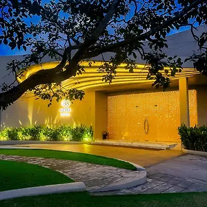 https://avenra-garden-hotel.negombohotels.net